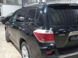 Toyota Highlander 2012 года за 11 500 000 тг. в Костанай – фото 4