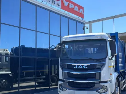 Jac  Мусоровоз с задней загрузкой 16 куб. м. на шасси JAC 200 2023 года за 47 000 000 тг. в Атырау – фото 21