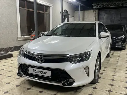 Toyota Camry 2017 года за 13 100 000 тг. в Шымкент