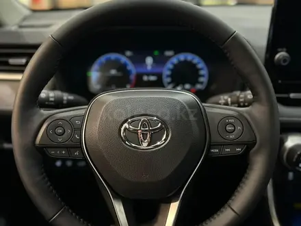 Toyota RAV4 Luxe 2025 года за 21 220 000 тг. в Алматы – фото 16