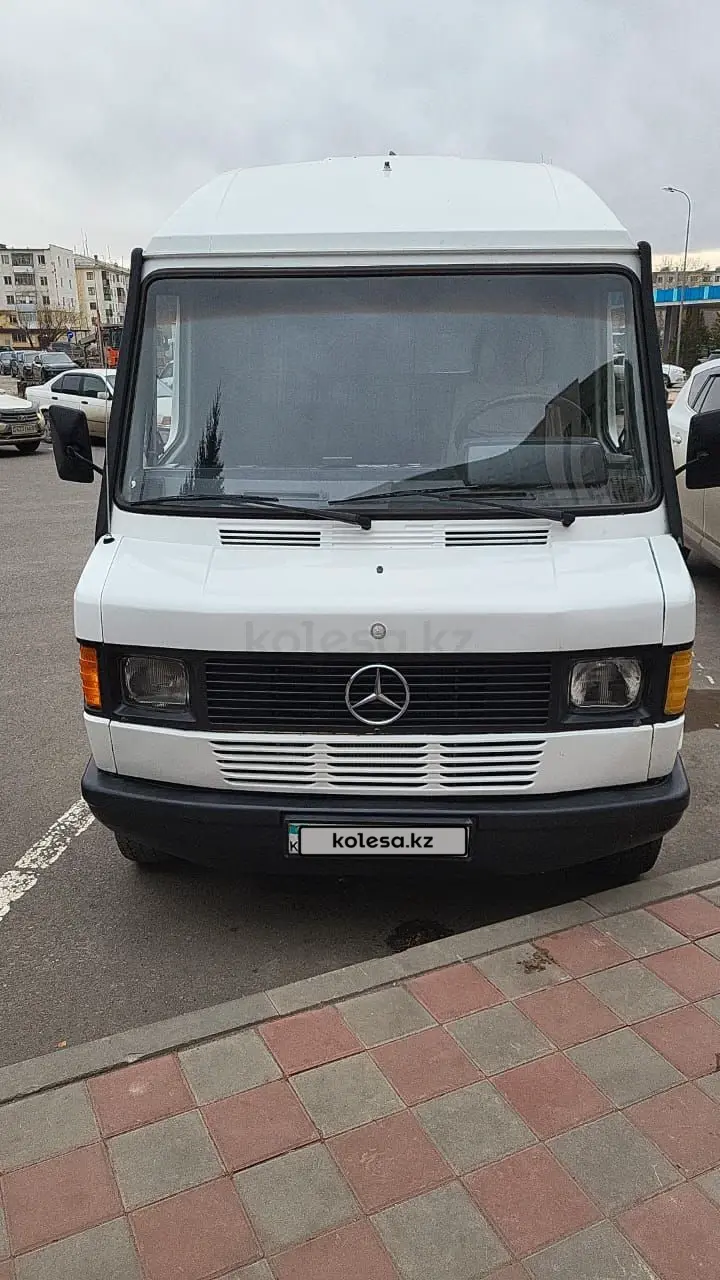 Продажа фургонов Mercedes-Benz 210D 1991 г. в Астане - №165560912: цена ...