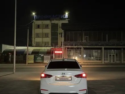 Hyundai Solaris 2018 года за 6 250 000 тг. в Шымкент – фото 13