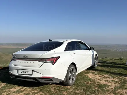 Hyundai Elantra 2021 года за 9 100 000 тг. в Шымкент – фото 2