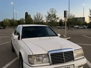 Mercedes-Benz E 230