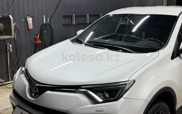 Toyota RAV4 2018 годаүшін10 500 000 тг. в Астана