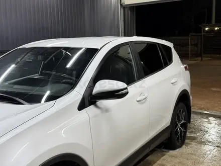 Toyota RAV4 2018 года за 10 500 000 тг. в Астана – фото 2