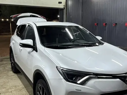 Toyota RAV4 2018 года за 10 500 000 тг. в Астана – фото 8