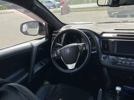 Toyota RAV4 2018 года за 13 000 000 тг. в Петропавловск – фото 11