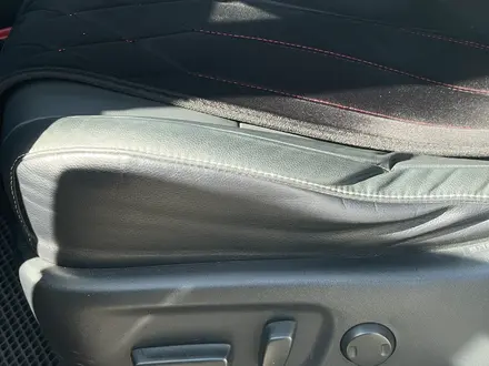 Toyota RAV4 2018 года за 13 000 000 тг. в Петропавловск – фото 14