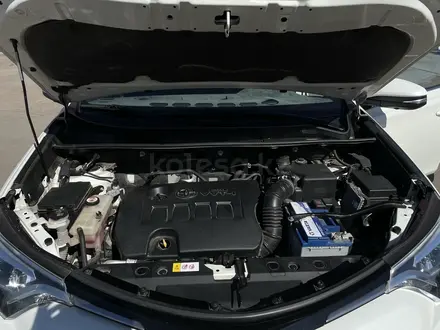 Toyota RAV4 2018 года за 13 000 000 тг. в Петропавловск – фото 16