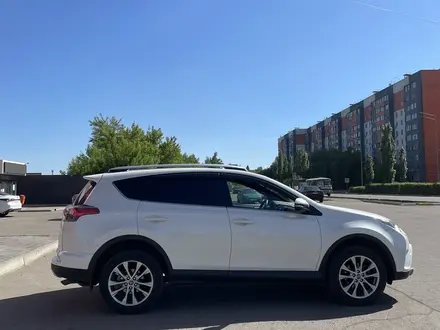 Toyota RAV4 2018 года за 13 000 000 тг. в Петропавловск – фото 8