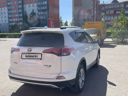 Toyota RAV4 2018 года за 13 000 000 тг. в Петропавловск – фото 7