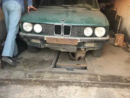 BMW 518 1985 года за 450 000 тг. в Астана