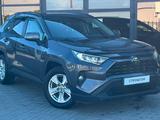 Toyota RAV4 2021 годаүшін15 750 000 тг. в Уральск – фото 3