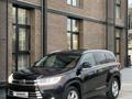 Toyota Highlander 2017 годаfor18 800 000 тг. в Алматы