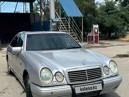 Mercedes-Benz E 320 1998 года за 3 300 000 тг. в Астана – фото 4