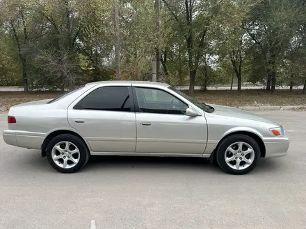 Toyota Camry 2001 года за 3 800 000 тг. в Алматы – фото 3