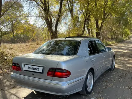 Mercedes-Benz E 320 2000 года за 5 500 000 тг. в Алматы – фото 4