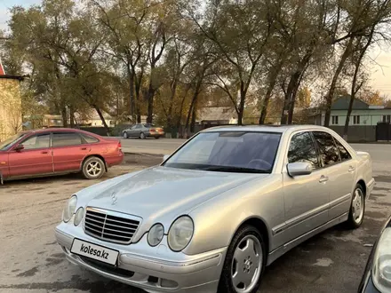 Mercedes-Benz E 320 2000 года за 5 500 000 тг. в Алматы – фото 2