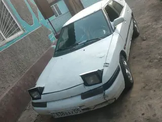 Mazda 323, 1990
