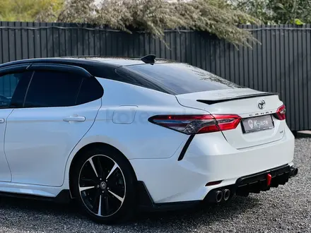 Toyota Camry 2020 года за 13 500 000 тг. в Алматы – фото 9