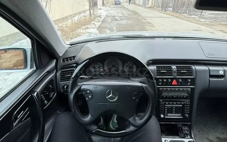 Mercedes-Benz E 320 2001 годаүшін5 000 000 тг. в Актау