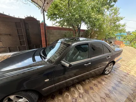 Mercedes-Benz E 320 1995 года за 3 500 000 тг. в Тараз – фото 2