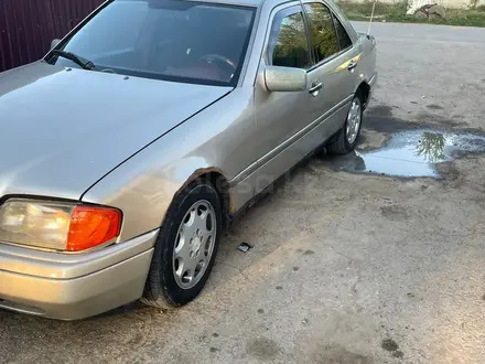 Mercedes-Benz C 180 1994 года за 1 300 000 тг. в Алматы – фото 5