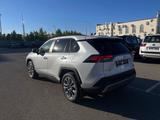 Toyota RAV4 Luxe+ 2023 годаүшін23 450 000 тг. в Актобе – фото 4