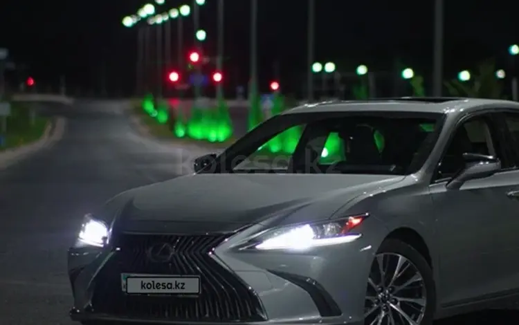 Lexus ES 300h 2019 года за 16 500 000 тг. в Шымкент