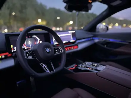 BMW 530 2025 года за 38 800 000 тг. в Алматы – фото 17