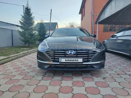 Hyundai Sonata 2020 года за 11 000 000 тг. в Алматы