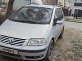 Volkswagen Sharan 2003 годаүшін2 400 000 тг. в Уральск