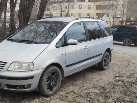 Volkswagen Sharan 2003 года за 2 400 000 тг. в Уральск – фото 3