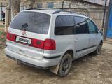 Volkswagen Sharan 2003 годаүшін2 400 000 тг. в Уральск – фото 4