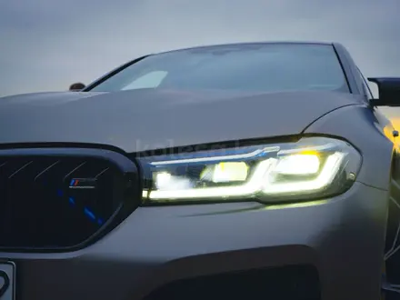 BMW M5 2023 года за 59 000 000 тг. в Алматы – фото 13