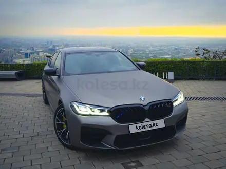 BMW M5 2023 года за 59 000 000 тг. в Алматы – фото 2