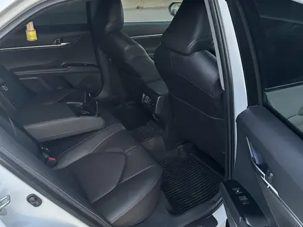 Toyota Camry 2021 года за 15 500 000 тг. в Караганда – фото 7
