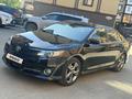 Toyota Camry 2013 года за 6 850 000 тг. в Уральск – фото 2