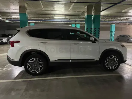 Hyundai Santa Fe 2022 года за 17 000 000 тг. в Астана – фото 3