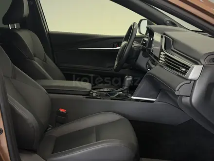 Toyota Camry Luxe 2024 года за 20 500 000 тг. в Астана – фото 6