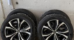 Диски оригинальные Тойота Лексус с зимней резиной Pirelli за 750 000 тг. в Караганда
