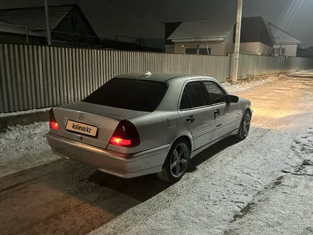 Mercedes-Benz C 240 1998 года за 3 650 000 тг. в Алматы – фото 32