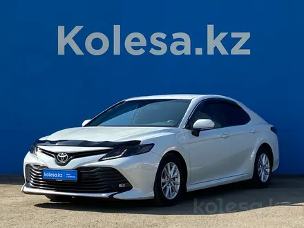 Toyota Camry 2018 года за 10 470 000 тг. в Алматы