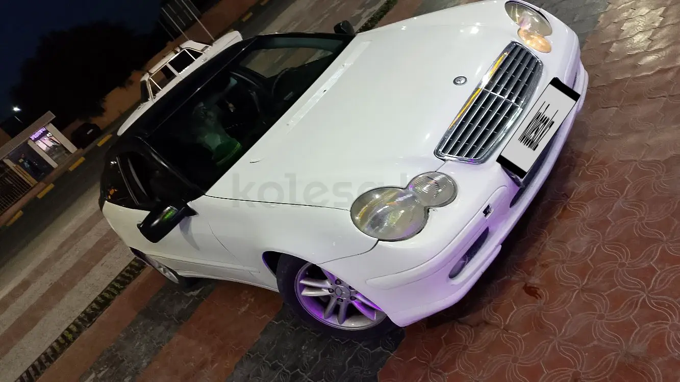 Mercedes-Benz C-Class, 2004