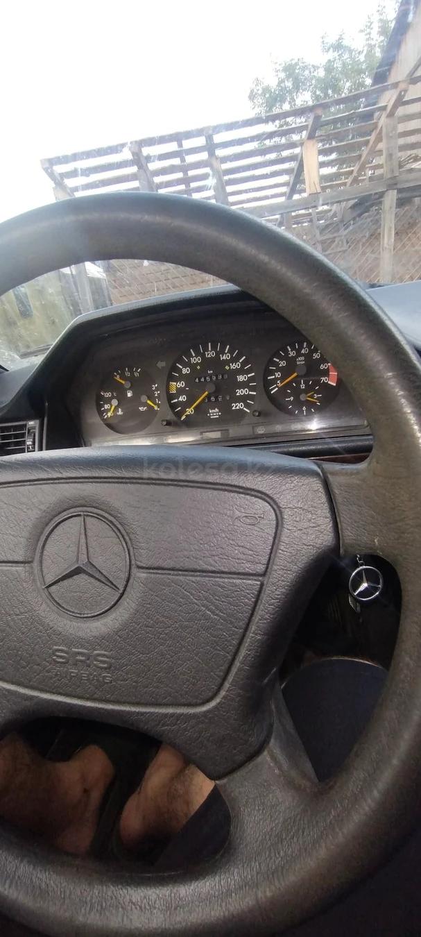 Mercedes-Benz E 230 1991 г.