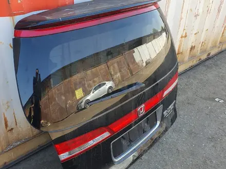 Крышка багажник Honda Elysion (задняя дверь) за 11 001 тг. в Алматы – фото 5