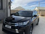 Toyota Highlander 2016 года за 12 500 000 тг. в Жанаозен – фото 2