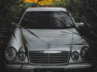 Mercedes-Benz E 320