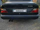 Mercedes-Benz E 200 1993 годаfor1 150 000 тг. в Усть-Каменогорск – фото 2